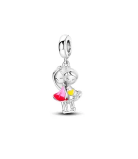 Pandora compatibele bedel met twee knuffelende meisjes in kleurrijke jurken, sieradenaccessoire